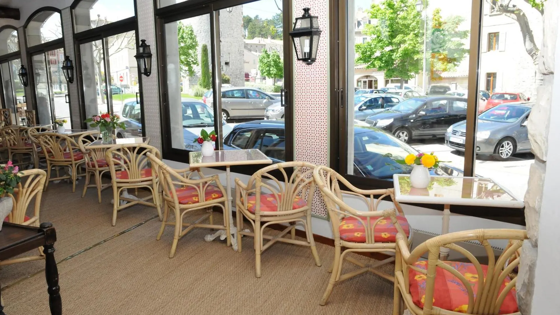 ***  Grand Hotel Du Cours Sisteron France