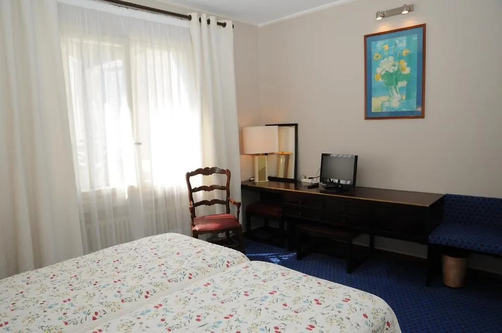 Grand Hotel Du Cours Sisteron 3*,