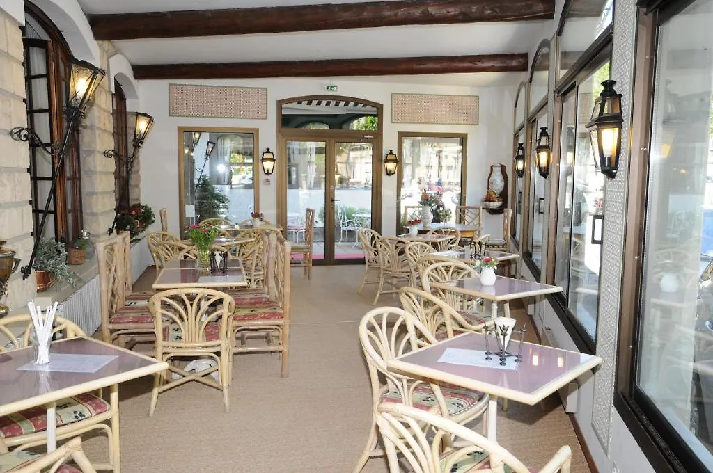 Grand Hotel Du Cours Sisteron 3*,  France